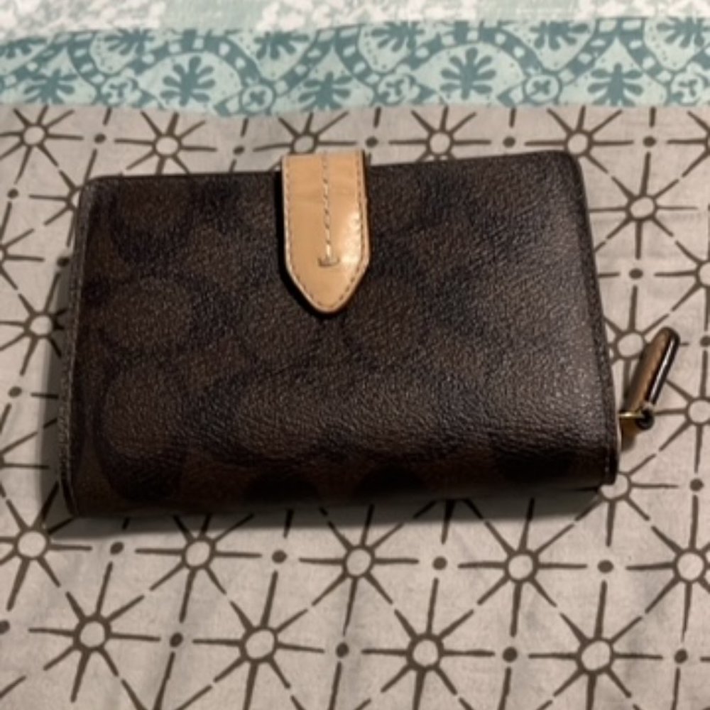Small Coach logo wallet, brown and tan